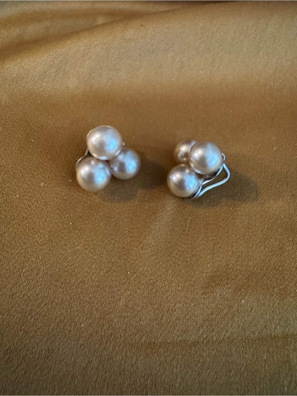 Classic Triple Pearl Clip-On Earrings - White Pearlescent